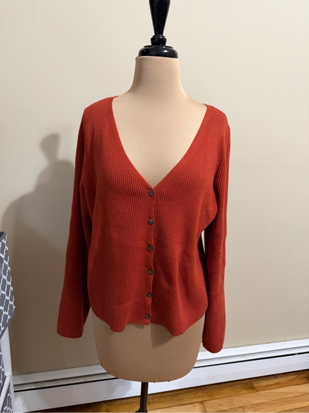 Old navy v neck cardigan - EUC.